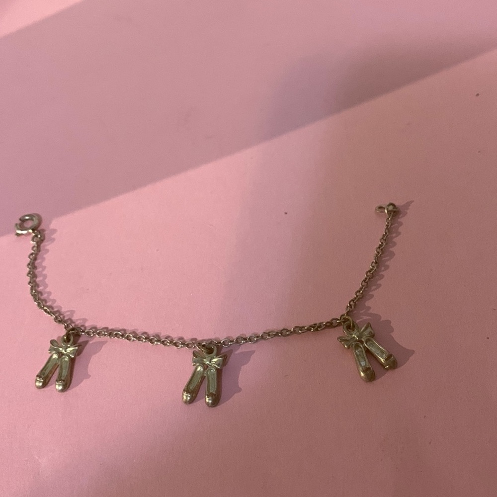 Vintage bracelet, bows 6 1/2”